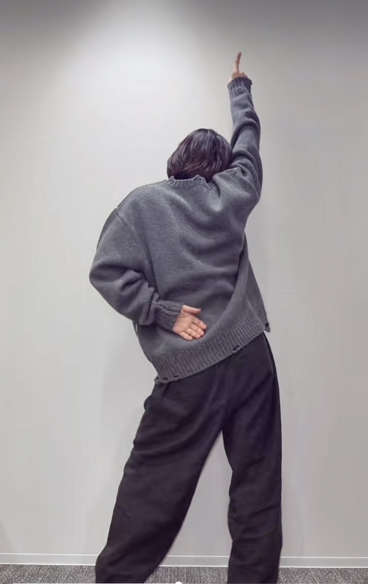 Ken_ivy_Yuri2's tweet image. 健くん🧡
もっと早い時間に上げてたのに処理中でなかなか上がらなかったんだね🤭
21時から待機してたよ❣️
上がってよかった💕
上がった瞬間キュン💘
おヒゲで可愛いダンスありがとう🥰

TikTok開設匂わせポストからちょうど1年の今日も素敵な健くんに会えて嬉しいよ～😆
#三宅健
#秒刻健
#瞬間電報健