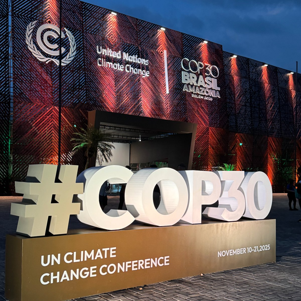 iaeaorg's tweet image. Rwanda 🇷🇼 and Senegal 🇸🇳 joined the global commitment to triple nuclear energy capacity by 2050 at #COP30 in Belém, Brazil — uniting with 31 other countries in endorsing a declaration launched two years ago at #COP28.
Read 👉 atoms.iaea.org/4rdQU3H