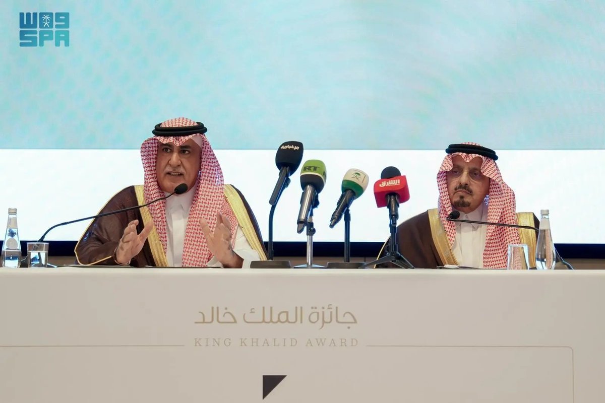 سمو الأمير فيصل بن خالد يعلن الفائزين بجائزة الملك خالد لعام 2025 خلال مؤتمر صحفي بالرياض. 
spa.gov.sa/ar/w2451585
#واس