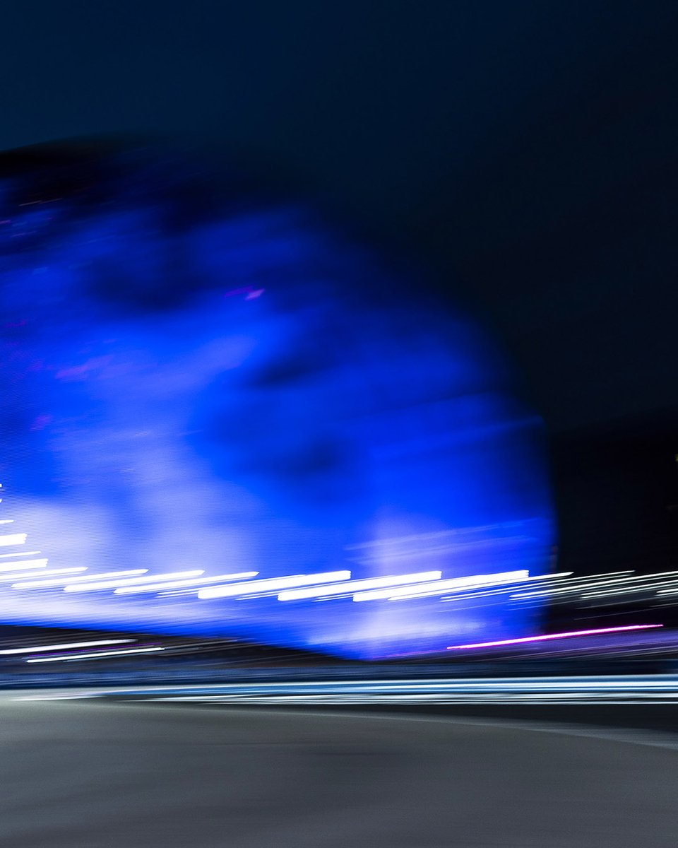 WilliamsRacing's tweet image. Roaring through the Vegas nights 🔊⚡️