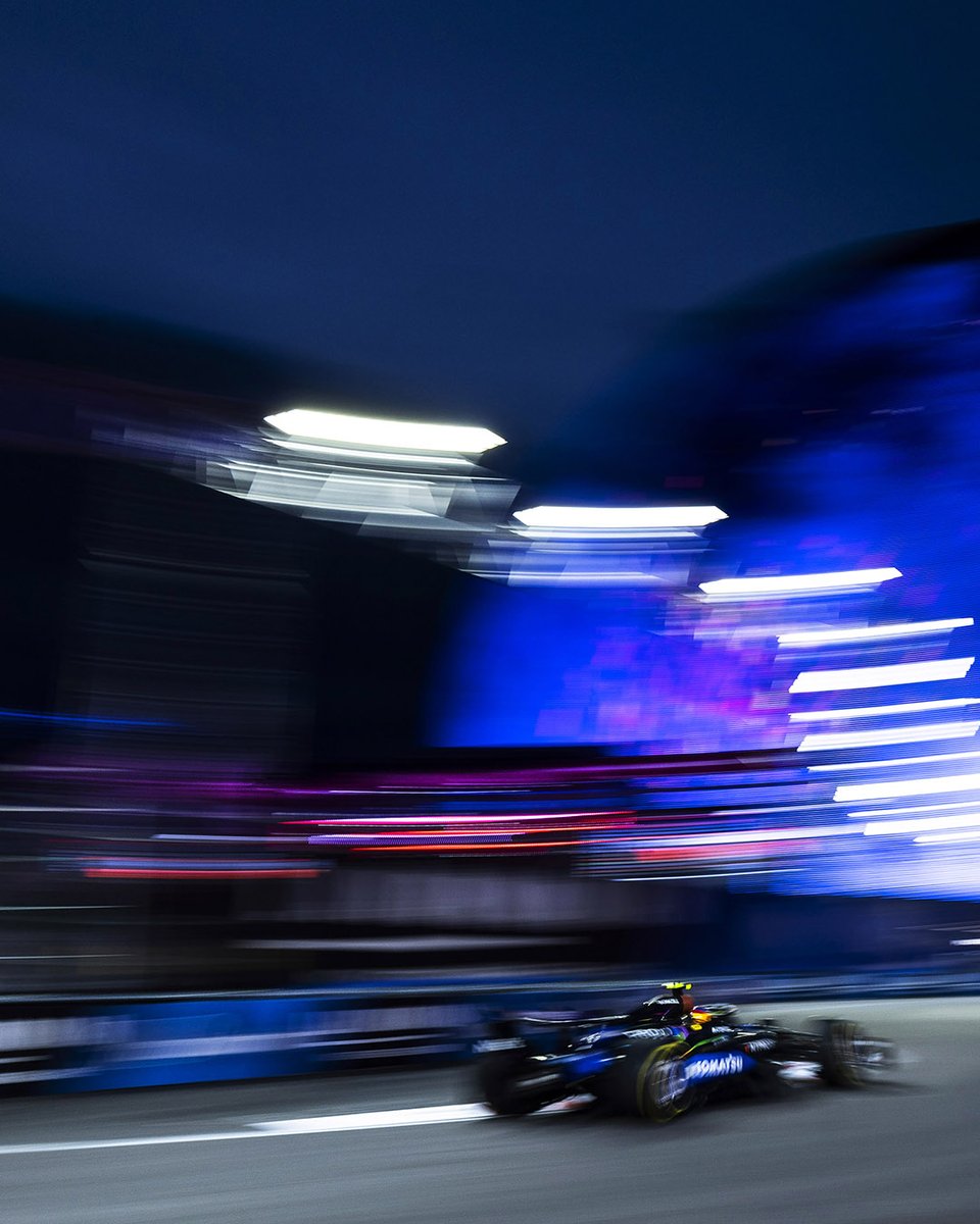 WilliamsRacing's tweet image. Roaring through the Vegas nights 🔊⚡️
