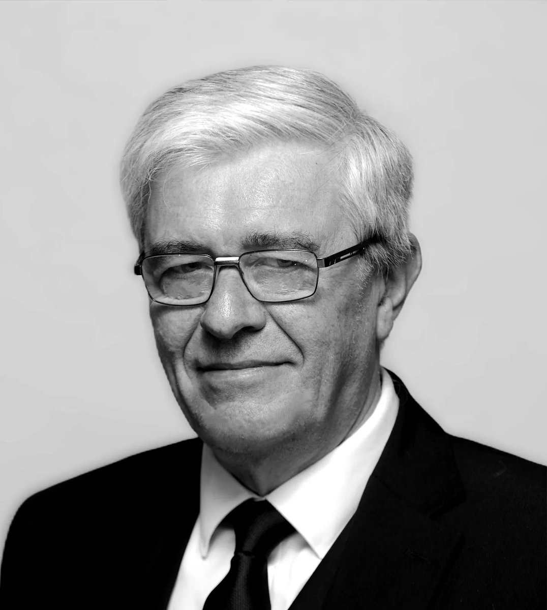 “There’s a popular view that connectivity, in the Facebook sense, is a good thing. In my world, it’s really bad. Dense connectivity is the killer. It is death.” — Karl Friston

A dialogue with Karl Friston on the FEP, sparsity, and revolutions.
hbarjournal.substack.com/p/karl-friston…