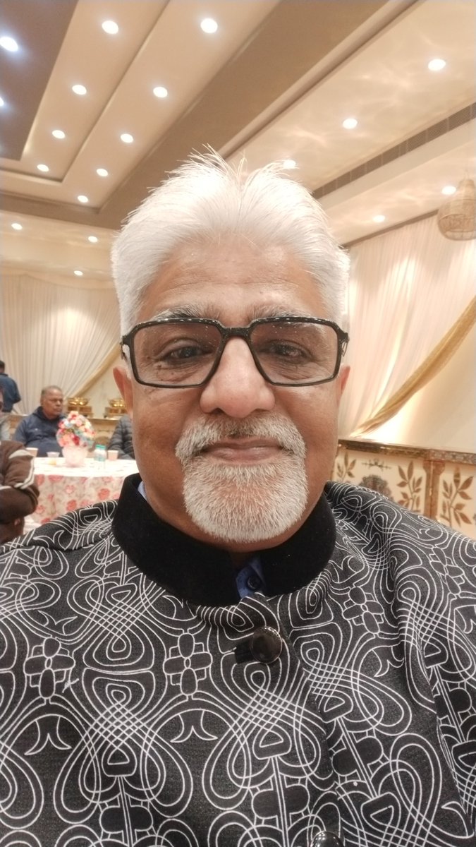 dekhane_mukul's tweet image. I was looking for a Loan and see.. here I am alone...

#wordplay