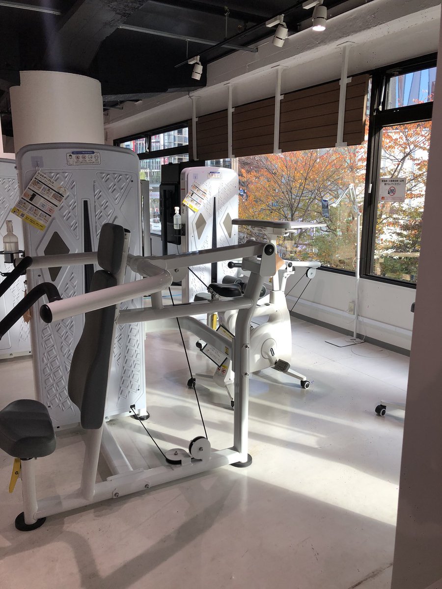 gentle_1047's tweet image. 今日は昼間にドジャースルックでトレーニング💪大谷翔平になった気分…気分だけですよ😅#チョコザップ #chocoZAP #筋トレ #ドジャースキャップ #ドジャーススタジャン #ドジャースグッズ