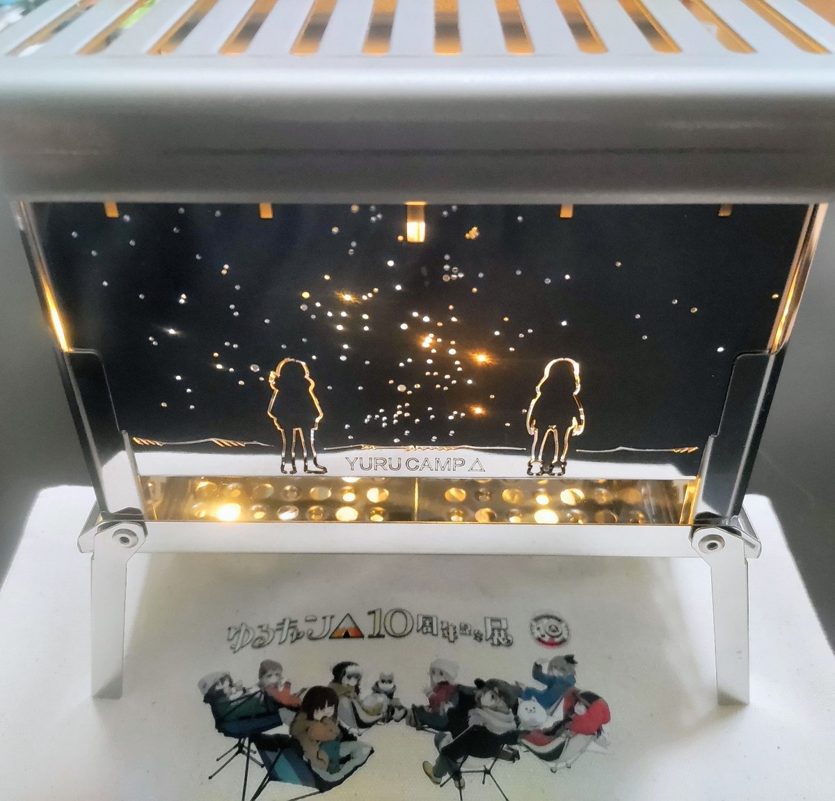 ゆるキャン△10周年展 メタル賽銭箱 ”夜景交換ver” 10周年展限定セット 中にLEDを入れてみました✨ 「二つのキャンプ、二人の景色」 #ゆる