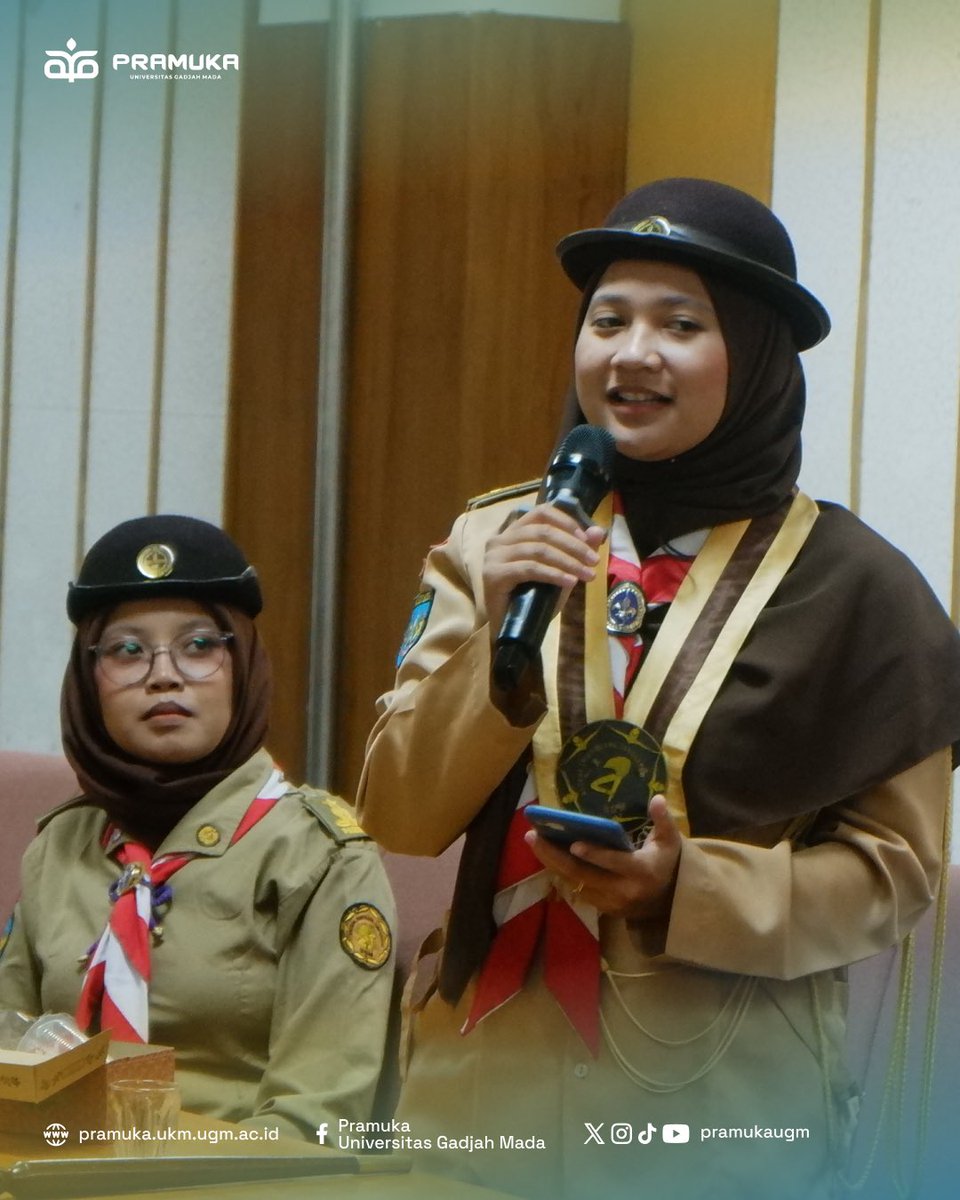 PramukaUGM's tweet photo. Belum bisa move on dari keseruan minggu lalu!😆

Tgl 15-16 kemarin, Pramuka UGM nge-gas dua agenda sekaligus nih. Pertama, kita Anjangsana ke tetangga sebelah, Pramuka UIN Sunan Kalijaga. Terima kasih sambutan hangatnya kakak-kakak! Diskusi bareng kalian sangat insightful. 🙌 https://t.co/yiuWJcGM7P