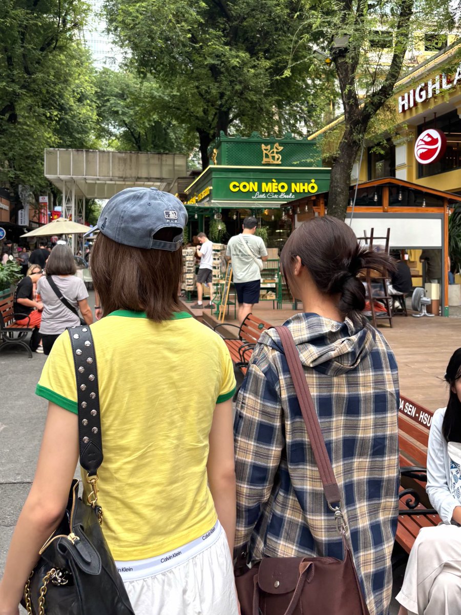 mmphint's tweet image. ฟิลเพื่อนในกลุ่มแอบจิ้น แอบถ่าย