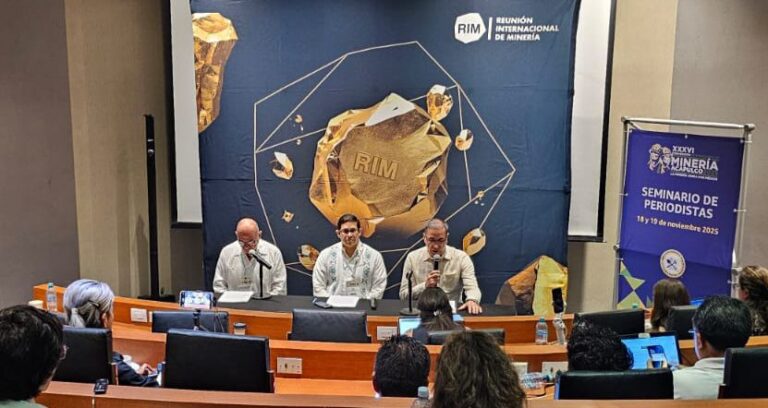 SegurosSpp's tweet image. Zacatecas anuncia la Reunión Internacional de Minería 2026 en la Convención de Acapulco. ¡Clave para el sector asegurador!
Más info 👉 mineriaenlinea.com/2025/11/zacate…
#SPP #SPPIS #Minería #Seguros #GestiónDeRiesgos #Zacatecas2026