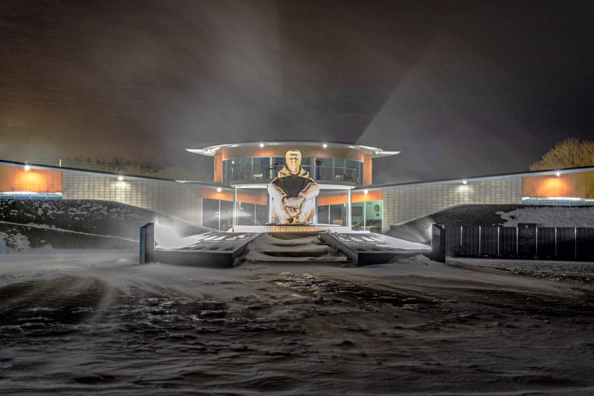 Memorial_theFew's tweet photo. From all of us at the Memorial, we wish you a very Merry Christmas🎄

The Wing, Cockpit Cafe and car park are now closed, but the Memorial grounds remain open for walkers.

Reopening on Tuesday 6 January.

Photo by @seasidetog 📷 https://t.co/yhKZeAOVQm