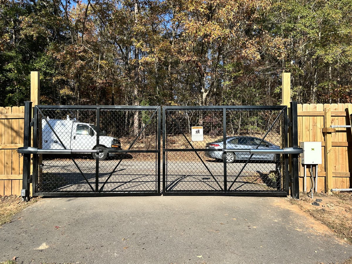 PSouthernInc's tweet photo. Fresh off the shop floor and out in the field: we hand-built a stunning set of custom dual aluminum swing gates and powered them up with dual Maximum Controls Ultra Arm operators. 
.
☎️ 📱Call: 803.359.9201
https://t.co/W8MWtEl0uK
.
#Palmettosouthern #Fabrication https://t.co/UzPxd8hboH