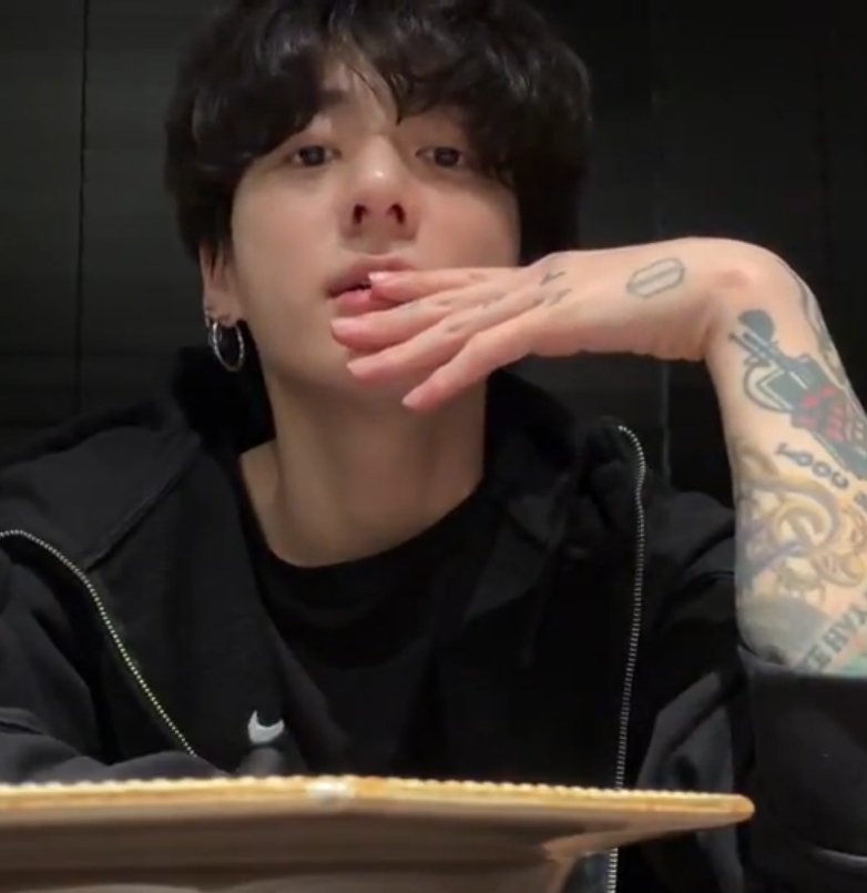 oknaisyode's tweet image. 이 각도 정구기 제가 정말 조아하그등요.....🥹