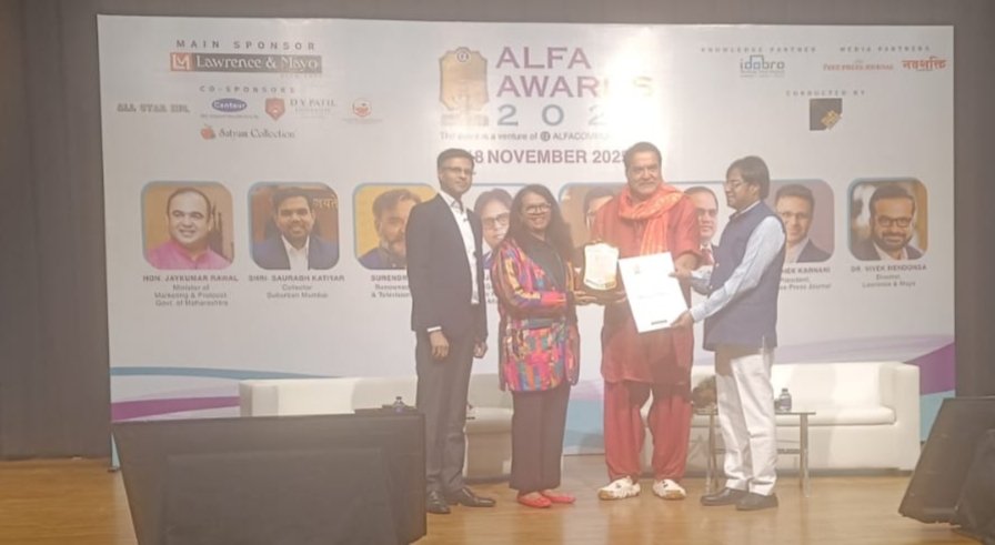 bunkojunko1's tweet photo. Big win for the journey ✨
Received the Excellence Award by ALFA Communication
Grateful for the love + support from Lawrence &amp; Mayo and Idobro.
Onwards, upwards, always 🌱🚀

#AlfaAwards #Grateful #SustainabilityJourney https://t.co/53frNCIJHh