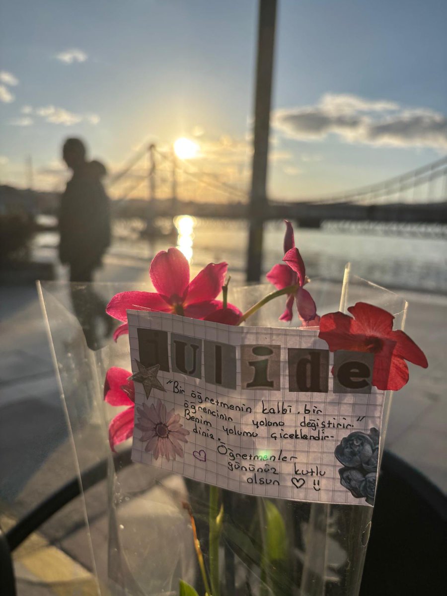 #öğretmenlergünü müz kutlu olsun