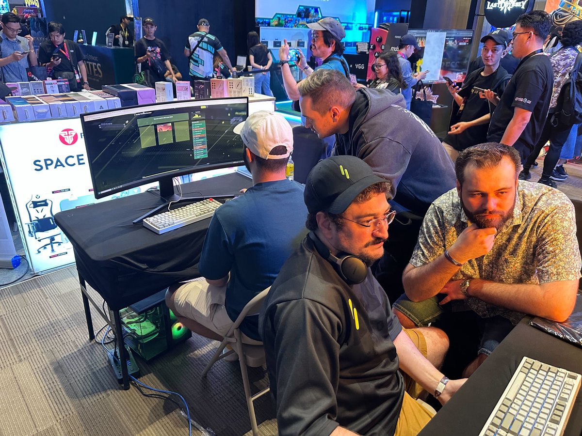 mookah_f's tweet image. Words alone cannot properly express how valuable @ParallelTCG&apos;s design team going to @YGGPlaySummit was.

Hanging out with players, sharing insights, showing features early, getting face-to-face contact and feedback, working and ideating in the same room instead of being on a…