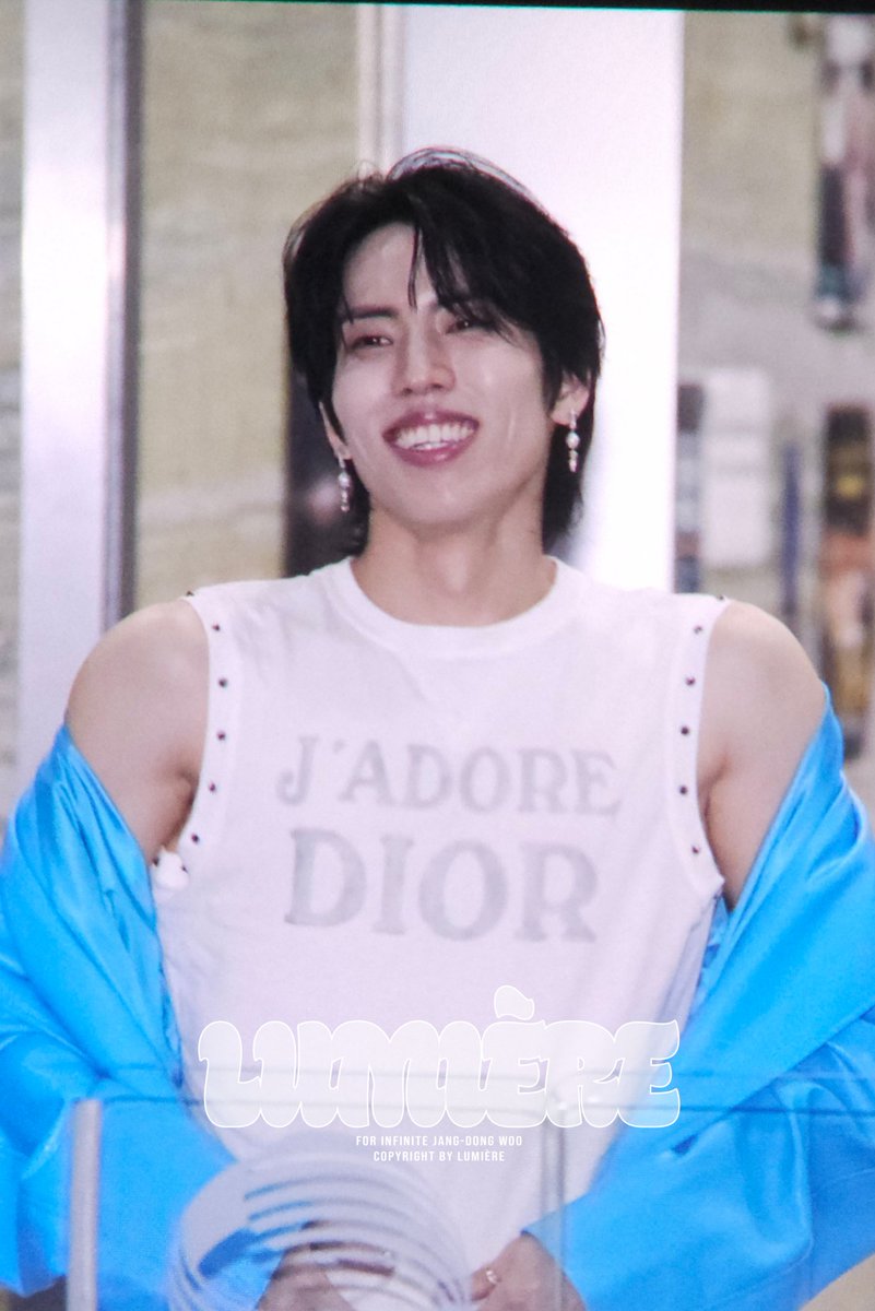 only_20100609's tweet photo. 251124 볼륨 퇴근
동우 어깨보험 들어야겠따
너무이뻐 죽겠어~
.
.
#동우 #장동우 #JANGDONGWOO 
#인피니트 #INFINITE 
#솔로 #컴백 #AWAKE 
#SWAY #SWAY_ZZZ
#동우_수제앨범_SWAY_top100 https://t.co/IRI1R3paY1