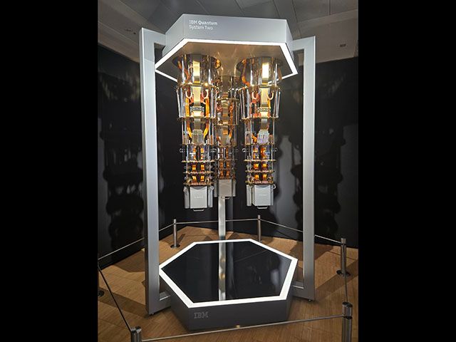 TechSmartZA's tweet image. #IBM and Cisco announce plans to build a network of Large-Scale, Fault-Tolerant Quantum Computers buff.ly/cANXZtm
Within 5 years, IBM and Cisco will aim to demonstrate the first proof-of-concept. Companies planning to explore how to transmit qubits over longer distances.