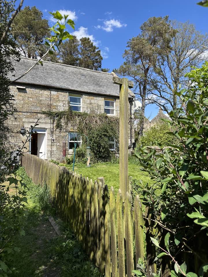 Whitelee Cottages tweet media