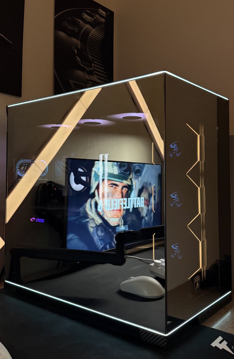 lRinadl's tweet image. لعبة السنه بلا منازع 🖤