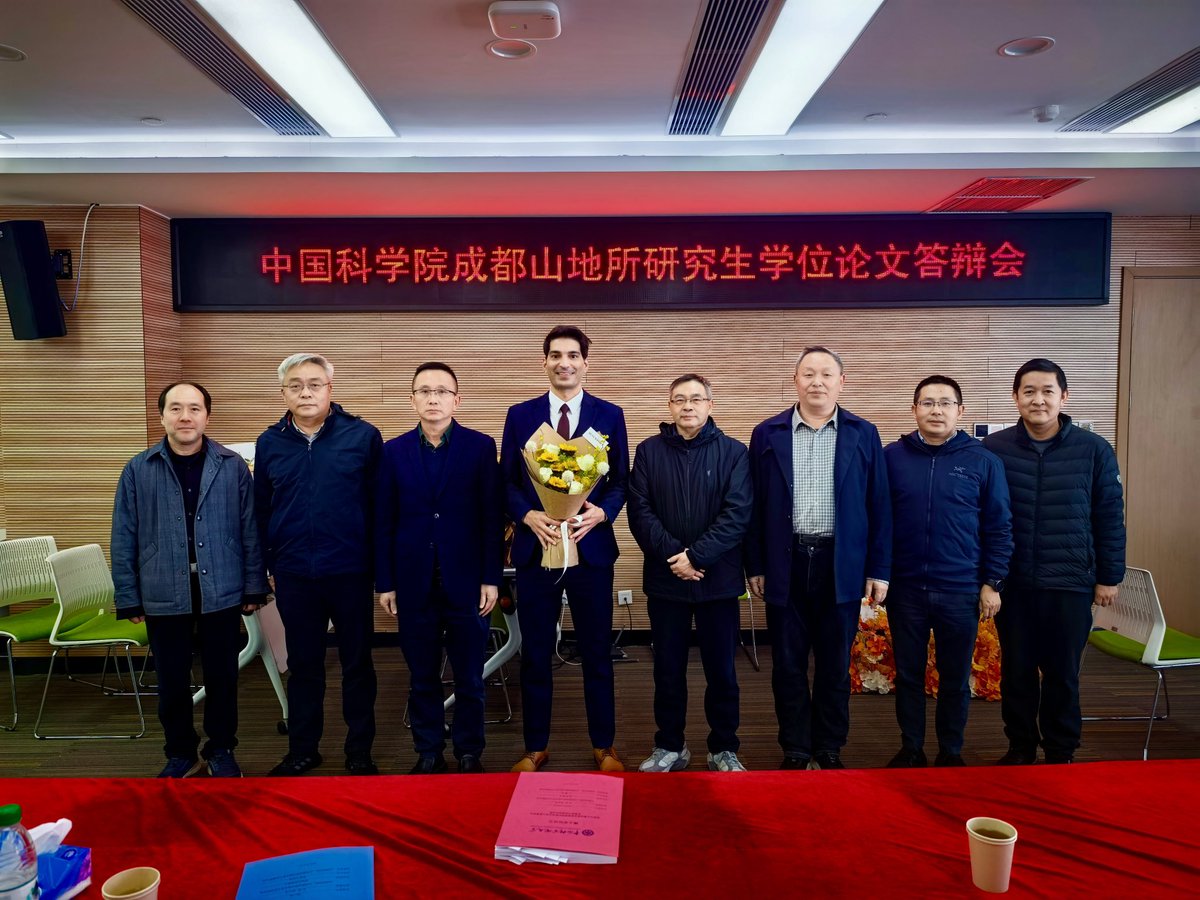 JasimKhan38's tweet image. The final chapter: written, defended, and approved.

My PhD journey was tougher and more rewarding than I ever imagined. Thank you to everyone who was there for the triumphs and the heartbreaks. On to the next adventure!

#PhD #PhDone