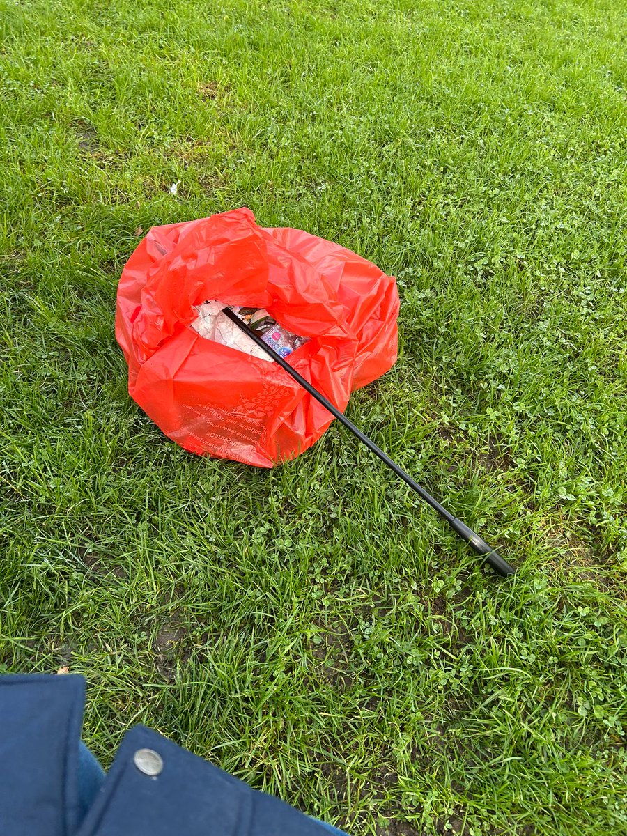 CefnCouncil's tweet image. 🌟 #StayOnSide Cefn Litter Pickers! 🌟

Noah, his Nan Anne &amp;amp; friend Archer were out again this weekend keeping Cefn tidy — covering Queen St, the canal path, Premier, Chapel Tea Rooms &amp;amp; Mill Cottage. They filled a full bag of litter 👏💚

Amazing work from our young helpers!