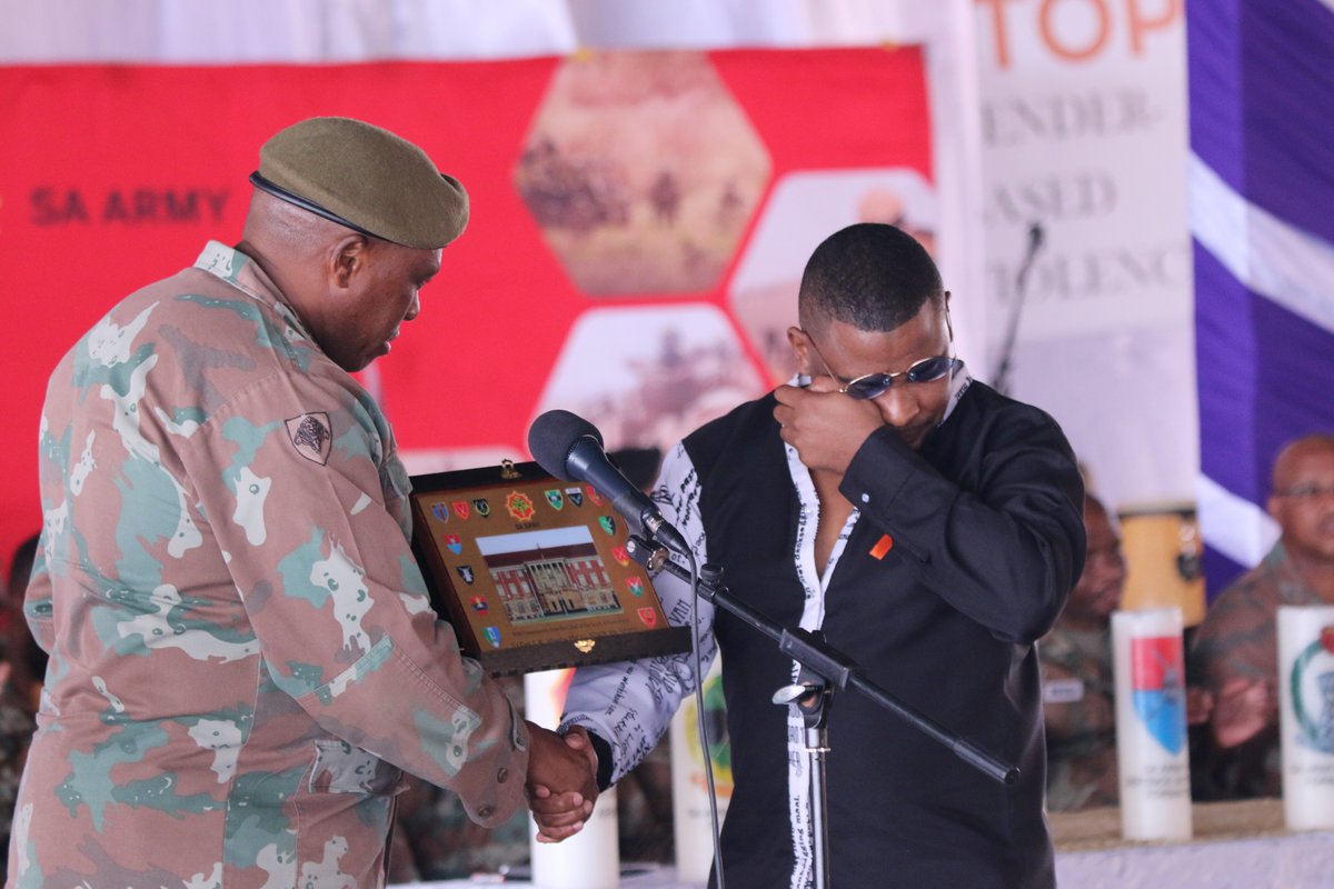 SANDF_ZA's tweet image. #SAArmy Article || Exercise VUKUHLOME IV || Thanksgiving Service Gives Thanks to the Lord and Remembers the Fallen.

facebook.com/share/p/16ZVgQ…

#SANDF
#SAArmy
#PrideOfLions
#ExerciseVUKUHLOME_IV