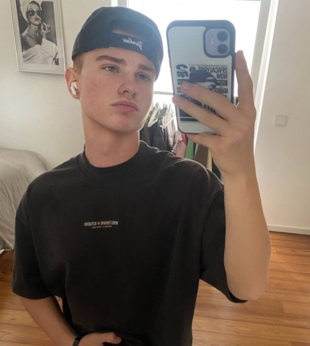 willcry001's tweet image. Am I too bad to have a husband ❤️❤️❤️😂😂😂