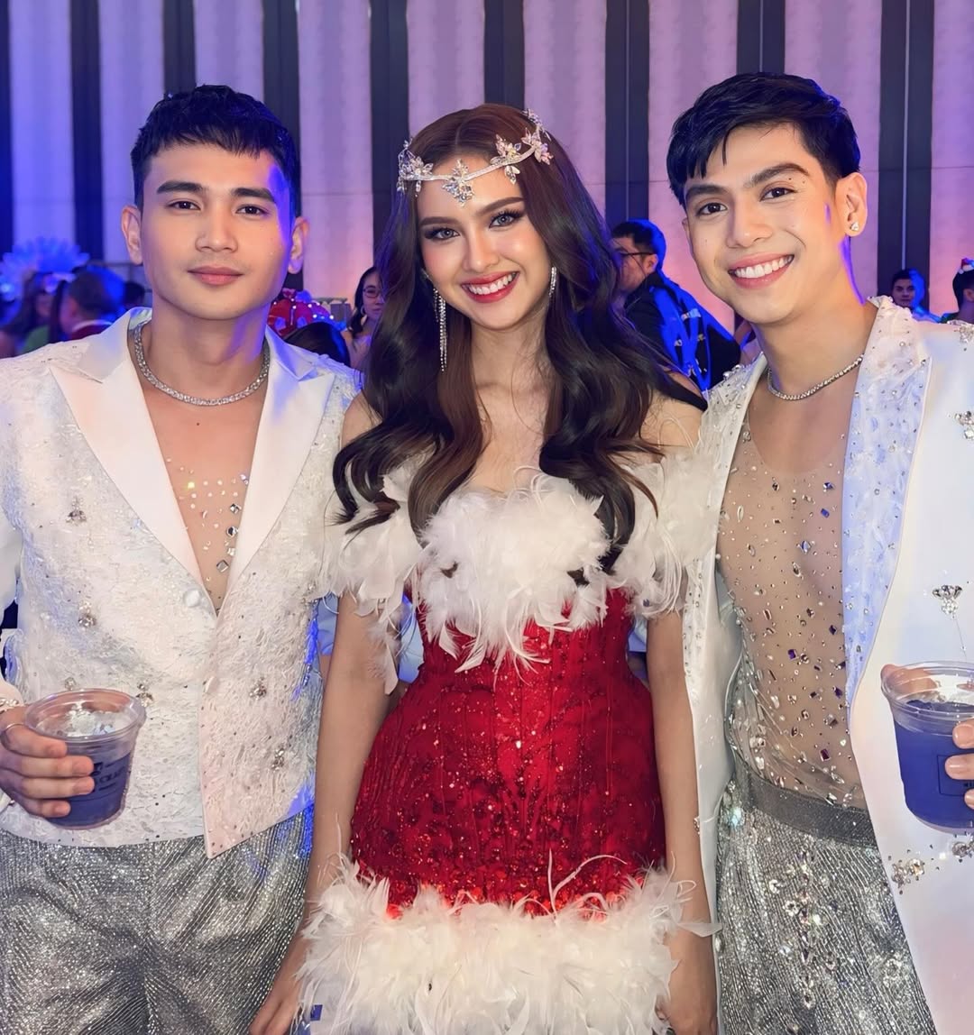 DPxReseletteofc's tweet photo. Bahan - Ramirez family everyone 💞

Star Magical Christmas then &amp; now  ✨
@dingdongbahan • @impatrickr
@thrs_vllmr  • @kolettemadelo 

#DongPatReseLette https://t.co/DtYjQi4VuA