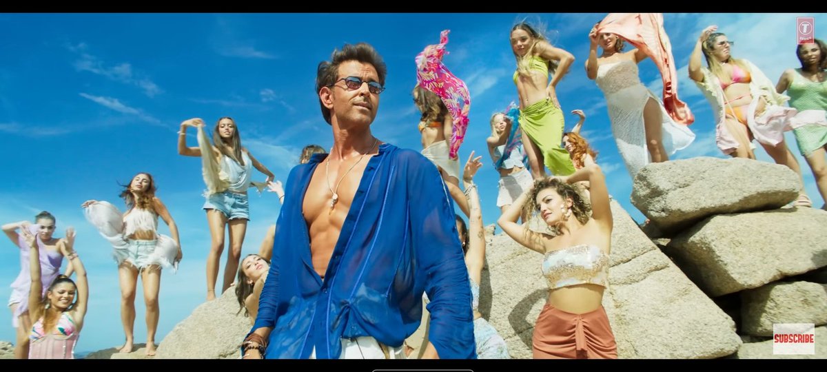 Gaurav_HRX's tweet image. Hrithik&apos;s Looks in ishq jaisa kuch 🔥 Greek God For A Reason 🗿👌

#HrithikRoshan #Fighter