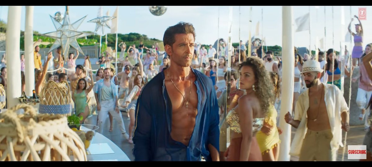 Gaurav_HRX's tweet image. Hrithik&apos;s Looks in ishq jaisa kuch 🔥 Greek God For A Reason 🗿👌

#HrithikRoshan #Fighter