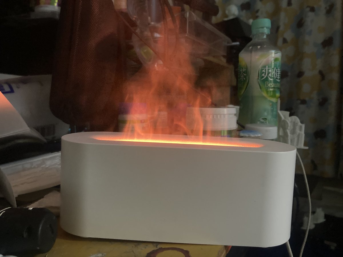 E_K_A_N's tweet image. 加湿器買ったけど、なんか改造したいな、、、