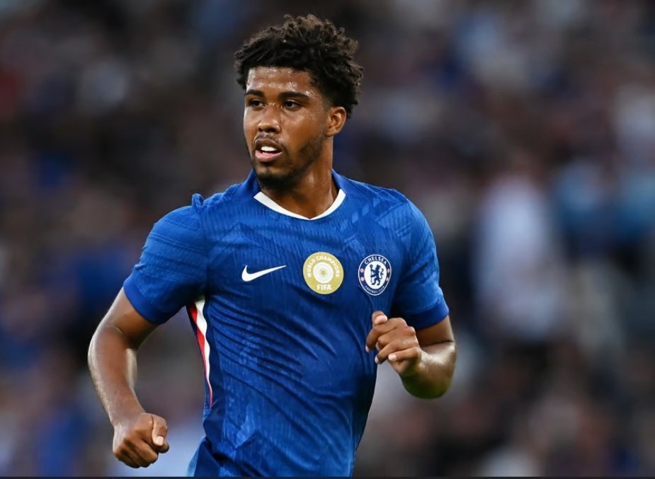 CfSimi's tweet image. Since we all know Caicedo is the best DM in PL

We are now here comparing the juniors. Who is the best among the four?