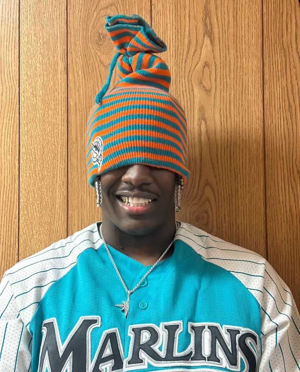 AYOxxvii's tweet image. Who comes to your mind when you see this