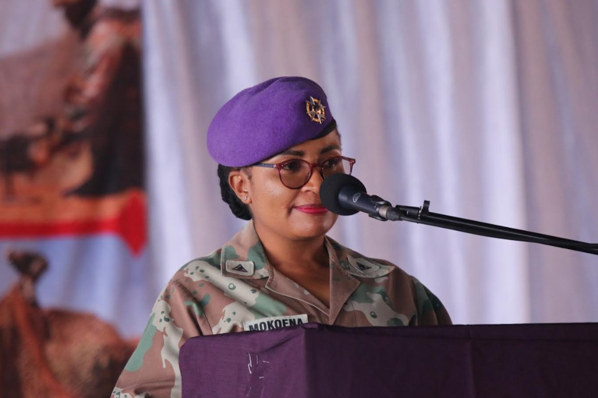 SANDF_ZA's tweet image. Photographs from the Thanksgiving Service took place during Exercise VUKUHLOME IV  at the South African Army Combat Training Centre in Lohatlha on Sunday, 23 November 2025.

#SANDF
#SAArmy
#PrideOfLions
#ExerciseVUKUHLOME_IV