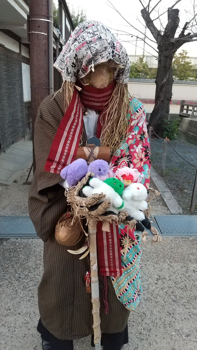 melt_576's tweet image. せっかくなのでちょっと前に橋食さんに龍のあかちゃん達を持ってもらった時のお写真をそっとあげておこう……