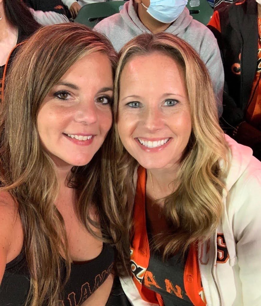 difficultpatty's tweet image. Happy birthday to my favorite human and bff for over 30 years @lasagnaonabeach !!! I love you Joanne! 🎉😘🎉😘