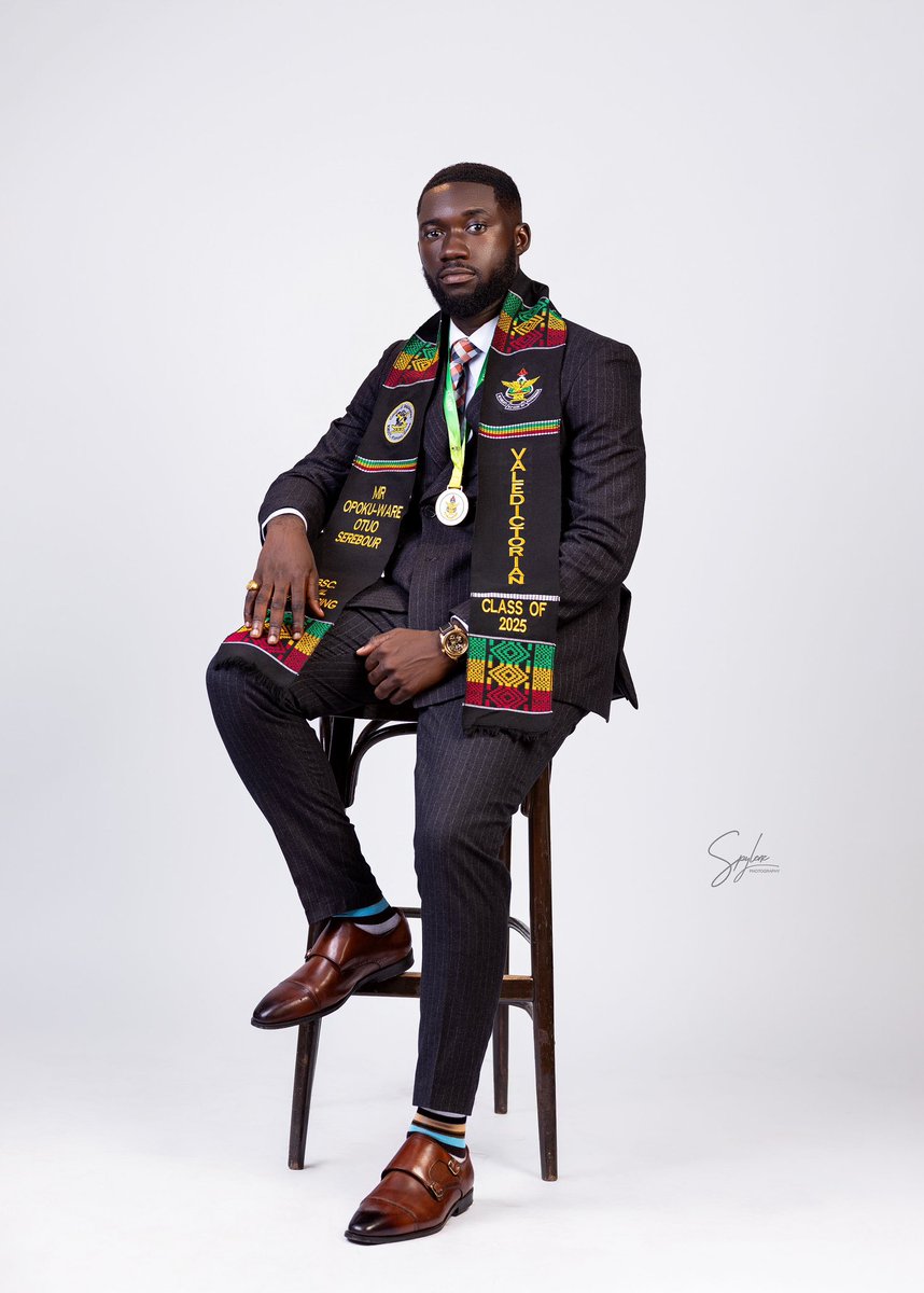 o_opokuware's tweet image. Valedictorian, KNUST College of Engineering - 2025. Wow! Never stop dreaming 🫵