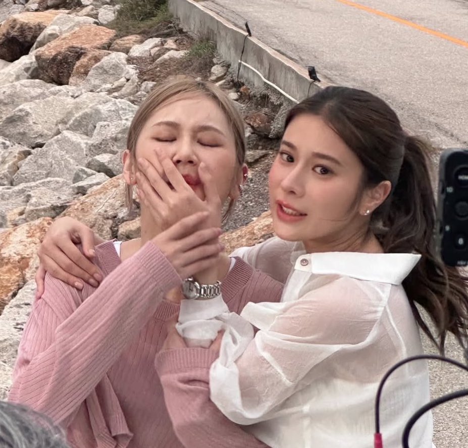 tinychen0909's tweet image. Kao: You revealed too much already. Be quiet now!!! 😌

#KaoJaneJaneKao #เก้าเจนเจนเก้า