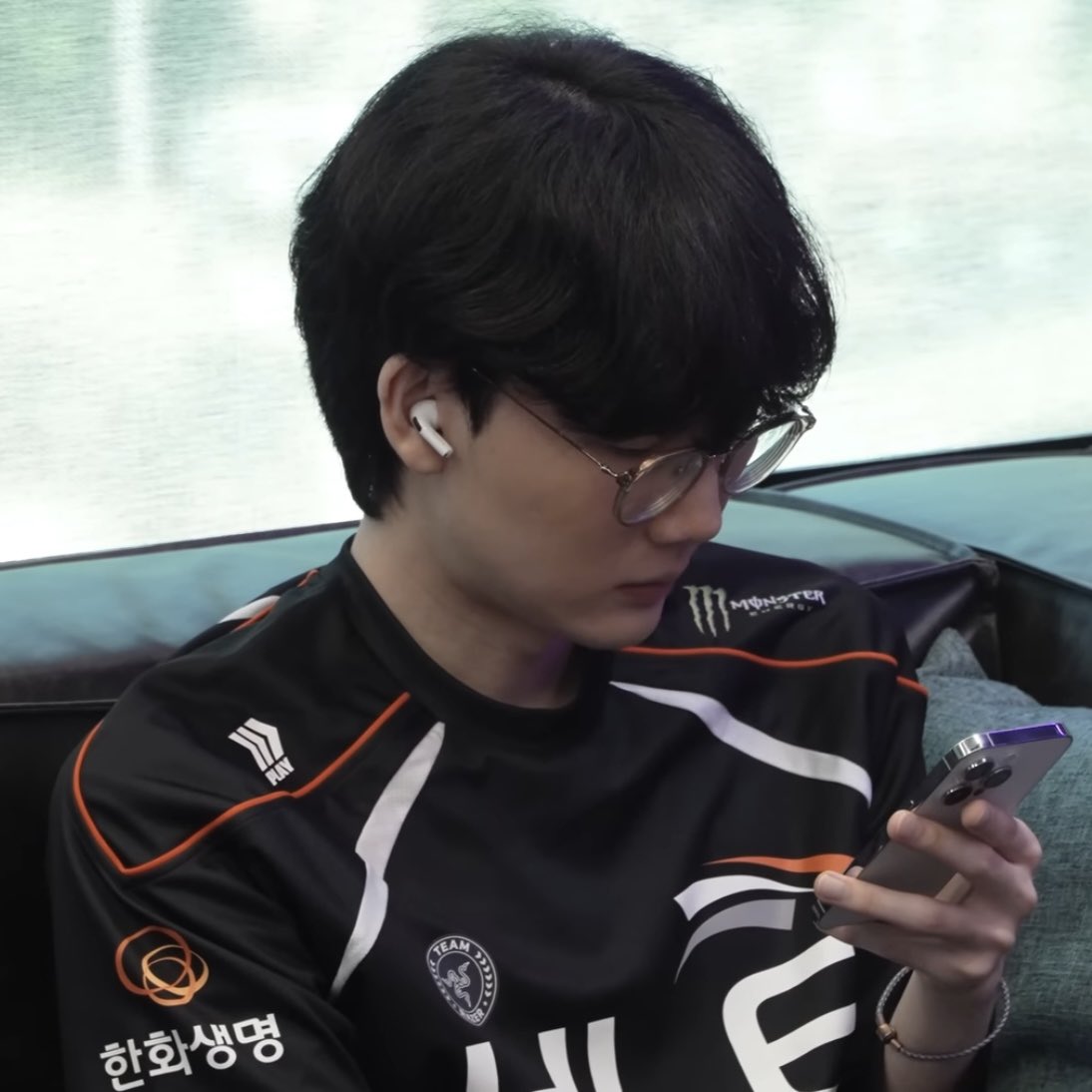 wooz2us's tweet image. 도현도현아 
소식이 들리지를 않는구나......