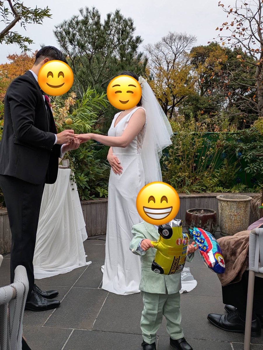 結婚して約6年半、ようやく結婚式ができました。準備めっちゃ頑張ってくれた嫁ちゃんとリングボーイしてくれたちびすけに感謝。タイ生活、コロナ、妊娠出産と色々あって遅くなってしまったけど、やっぱりやってよかったです。