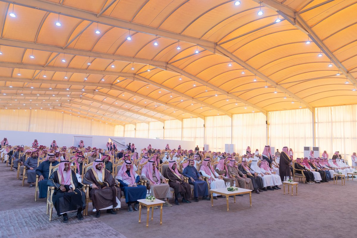 سمو #أميرِ_الحدود_الشمالية يستقبل أهالي محافظة #طريف . 

spa.gov.sa/N2451492