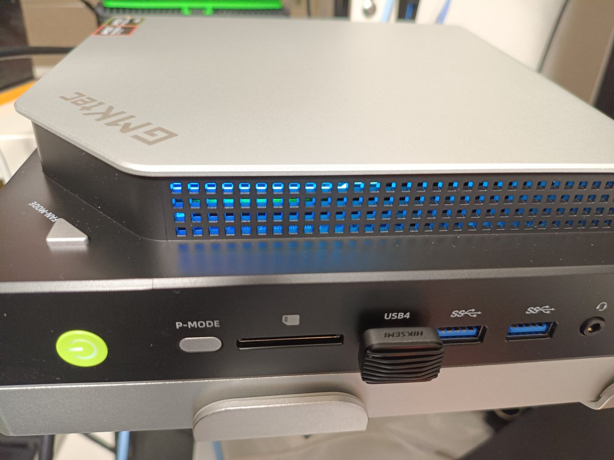 fa_yoshinobu's tweet image. 見ろ！ わしのパソコン Ryzen AI Max+ 395搭載！
メモリー96GBのモンスターマシーンだ！
これならSysmac Studioもサクサク見れるぞ！