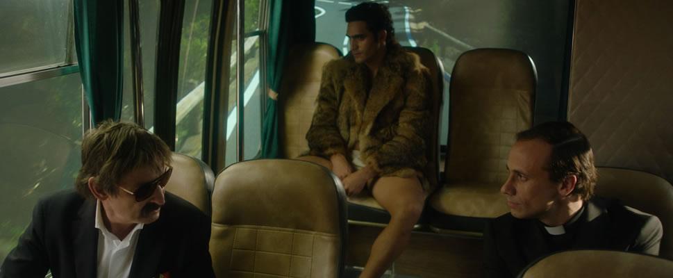 noescinetodo's tweet image. Ya ha visto la luz el tráiler de #EmergencyExit, dirigida por Lluís Miñarro, y que supone la última aparición en la gran pantalla de Marisa Paredes.

Más información en: noescinetodoloquereluce.com/2025/11/traile…