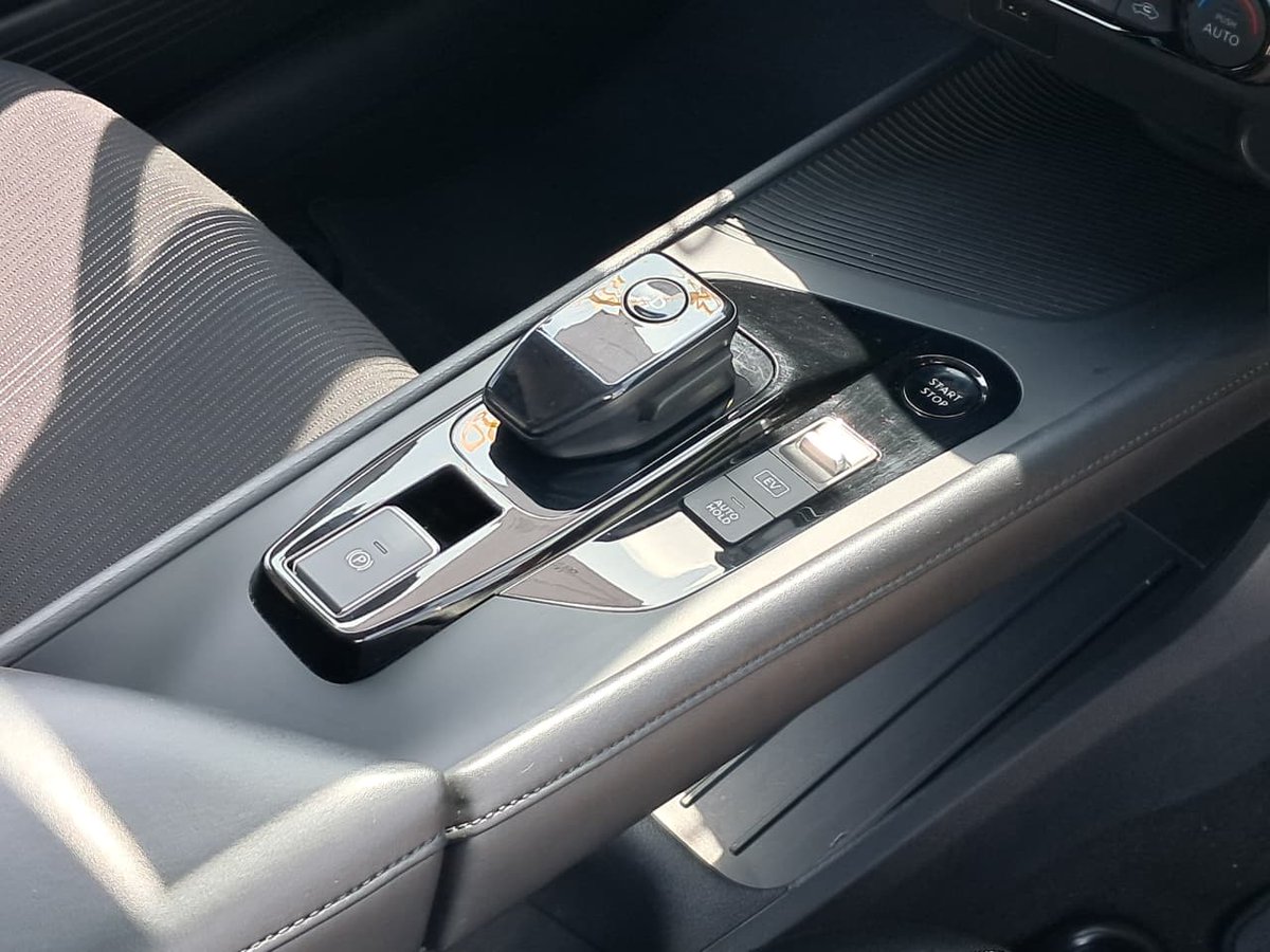 BenardMakumbi_'s tweet image. Munaonaje the new Nissan Note E-power?