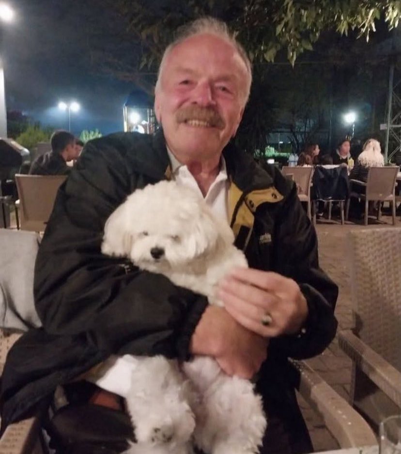 🔴 ÖĞRETMEN OLAN DA OLAMAYAN DA CAN VERDİ! 

Bugün #Öğretmenler Günü…

Van'da hayatını kaybeden Çocuk Gelişimi Bölümü 1. sınıf öğrencisi Rojin Kabaiş, yaşasaydı öğretmen olacaktı...

Sadece Rojin değil. Tam 25 yıl önce katledilen ve katili hala bulunamayan lise öğrencisi Çağla