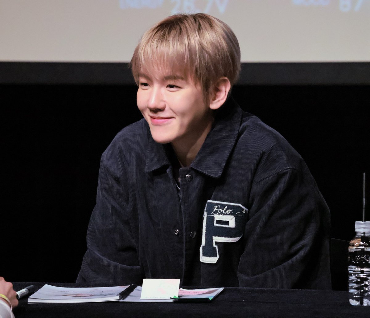 Connie_0507's tweet photo. 251118 WM사인회

@B_hundred_Hyun @BAEKHYUN_INB100 
#BAEKHYUN #백현 #伯贤 https://t.co/JUesqyPJjX