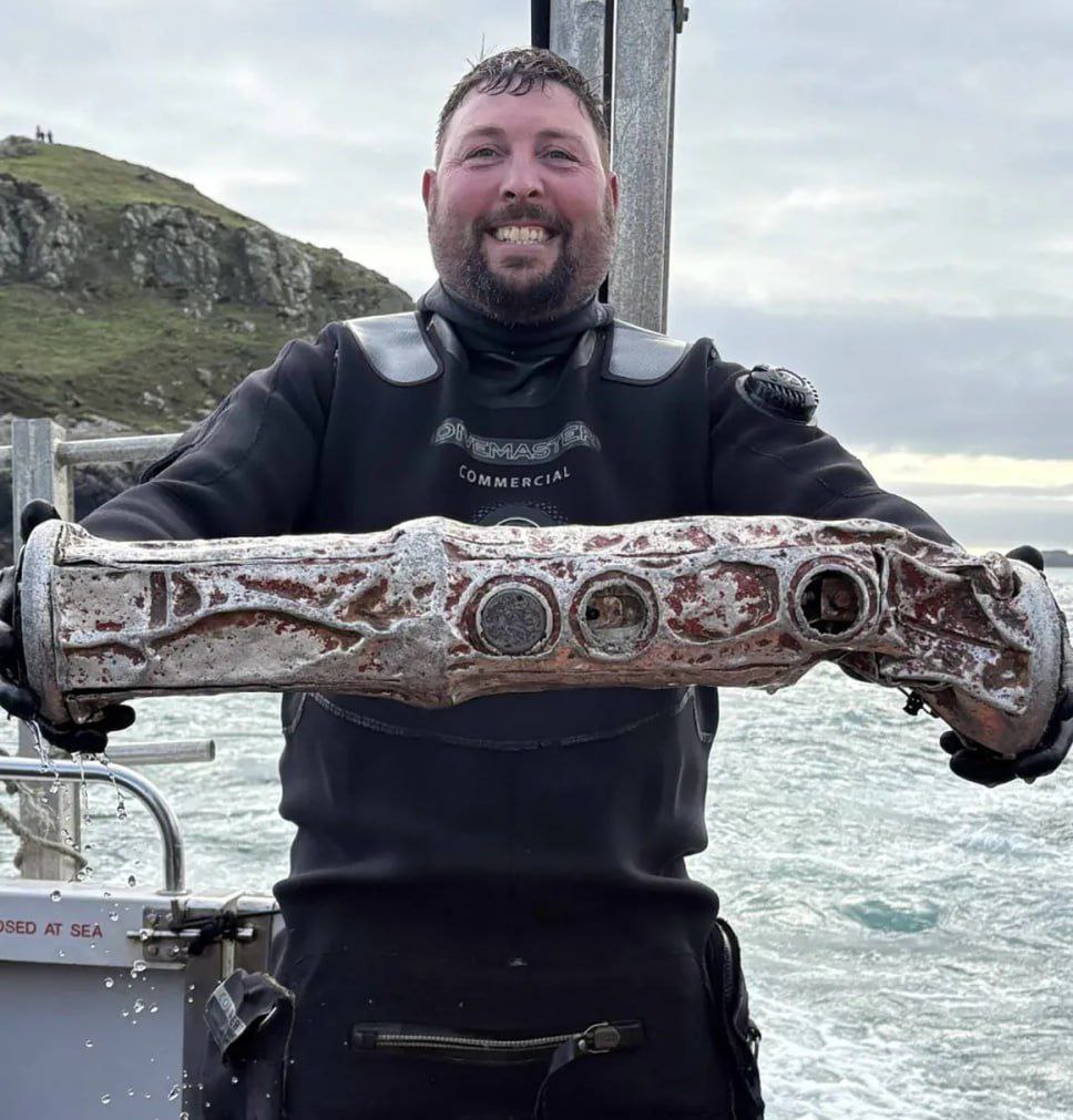 ObsDelphi's tweet image. 🇬🇧🇷🇺La Russie a augmenté de 30% sa présence dans les eaux britanniques en deux ans.

Le patrouilleur HMS Severn a récemment intercepté une corvette et un ravitailleur russes dans la Manche, avant de passer le relais à un allié de l’OTAN. 

Londres renforce aussi sa surveillance…