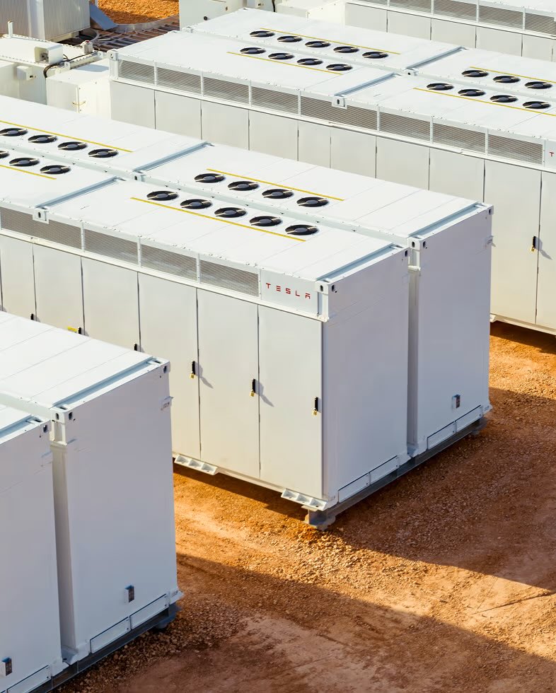 Santa Claus is coming to town🎅

🇸🇪Sweden is getting their first Megapack🤩, this one in Löddeköpinge.
<a href="/MdeZegher/">Max</a> 

Today Santa came a little earlier than usual to us in Tesla Sweden - on the trailer is a huge battery that will supply a number of new charging stations!! When it's