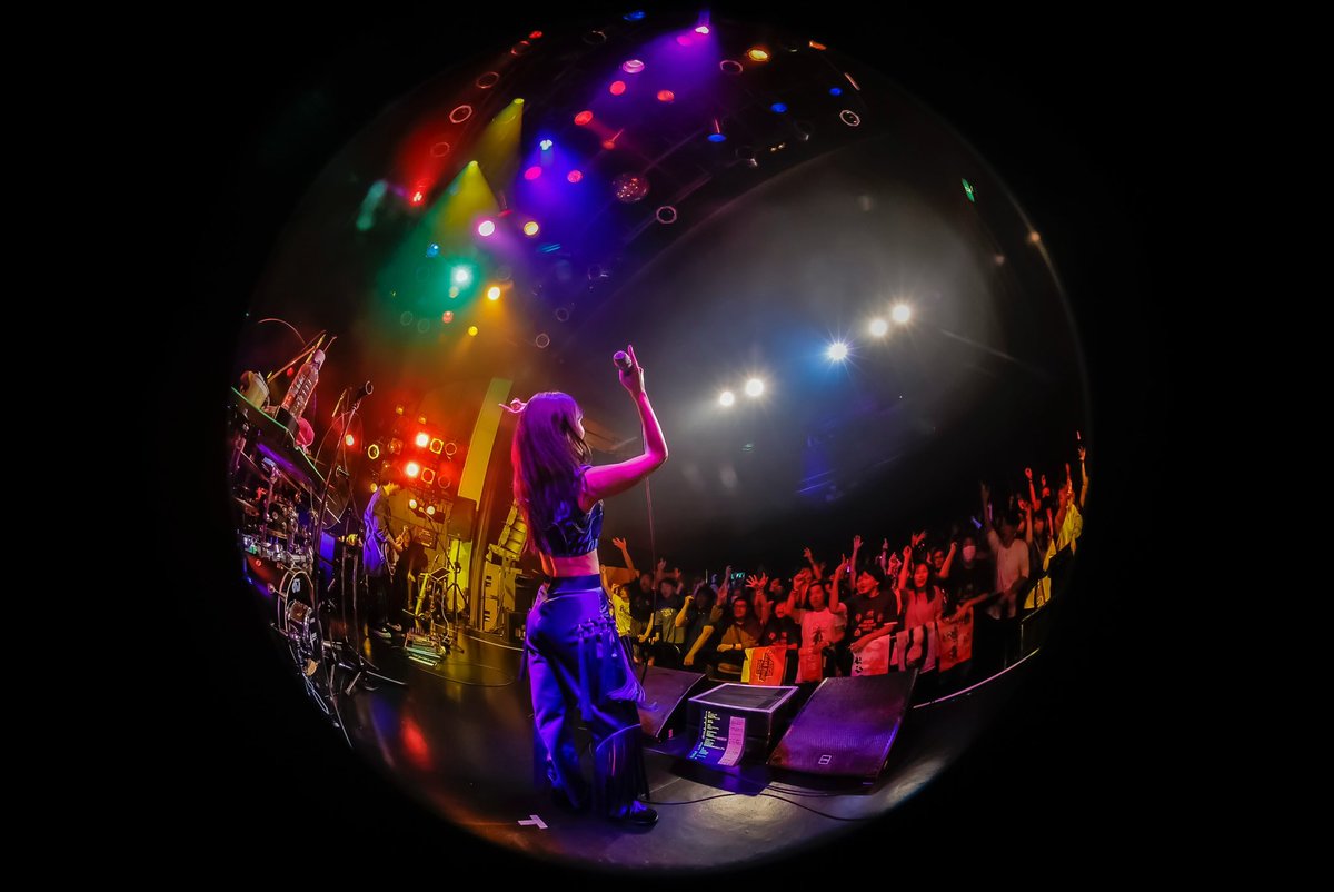 ASCA_and_staff's tweet image. ツアーファイナル最高でした❤️‍🔥
ただいま、東京！ホームだった。

あったかくて熱くて愛がたっぷりで
あなたが綺麗でずっとずっと幸せだった。

8周年の感謝とアジアツアーの集大成
「ASCA ASIA TOUR 2025 in Tokyo」

ツアーファイナル、
ありがとうございました🗼

📷草刈雅之

#ASCA_ASIA2025