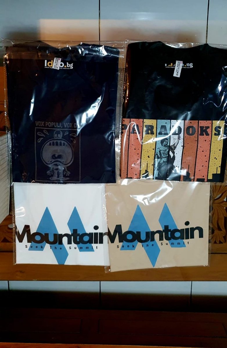 Kaos IDEO tema filsafat desain ini udah meluncur ya 

Real pictnya asli cakep banget deh..dijamin kagak nyesel😍

Terimakasih utk ordernya dan tetaplah menjadi bagian dari dialog visual kami bersama Kaos IDEO