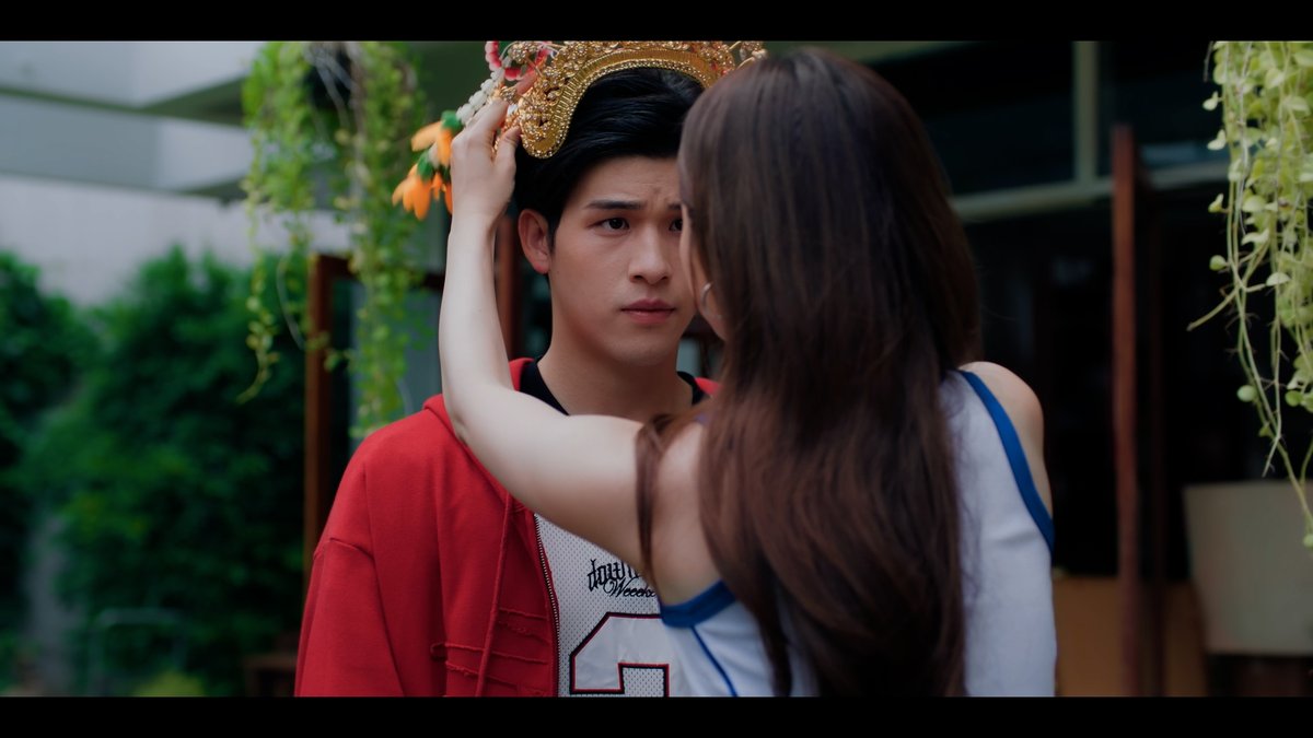 GMMTV's tweet image. นักมวยกับนางรำทำดี ๆ 😳
#MuTeLuvFistFootFusionEP2
@skywongraveee @primiily1_